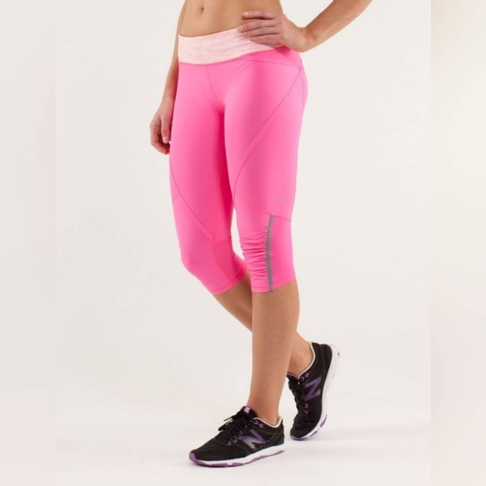 Lululemon Run: Pace CropPinkelicious / Wee Are From Space Parfait Pink size 6